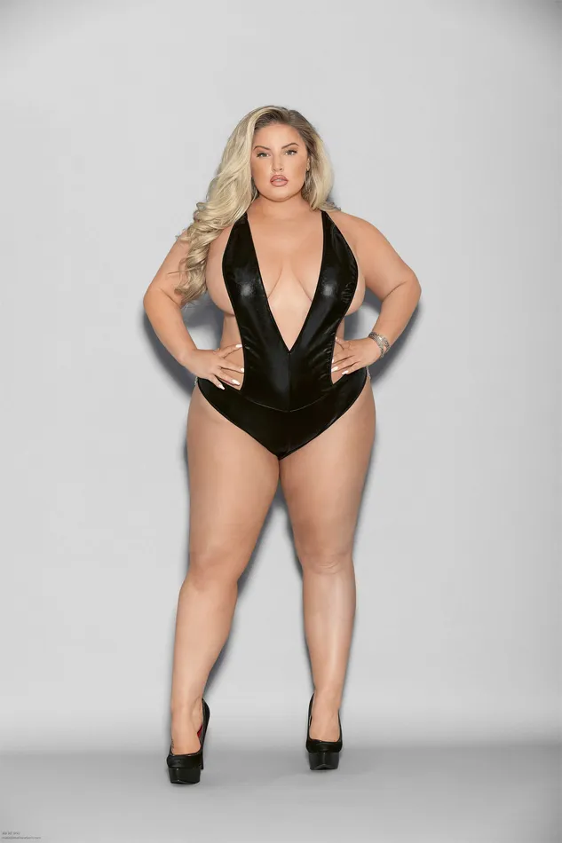 Liquid Look Chain Back Open Crotch Teddy Queen Size Black Escante Anal